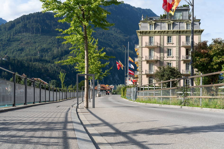 Umgestaltung und Erneuerung Aarestrasse, Strassenbau – Ribuna AG Interlaken